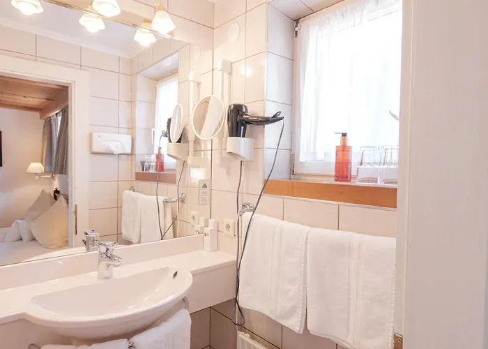 Kristall - Adults Only 4*